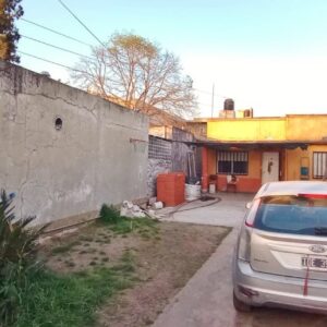 PJE GALINDEZ 167 L DE ZAMORA CASA 3 AMB LOSA 266 M2 COCHERA FONDO LIBRE APTO CRÉDITO Potencial!